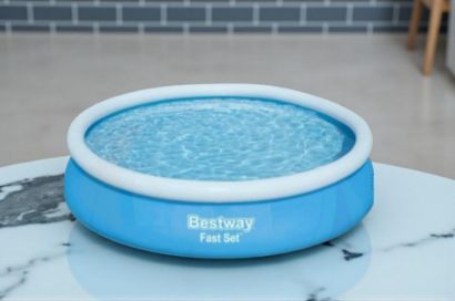 صورة مسبح دائري مميز